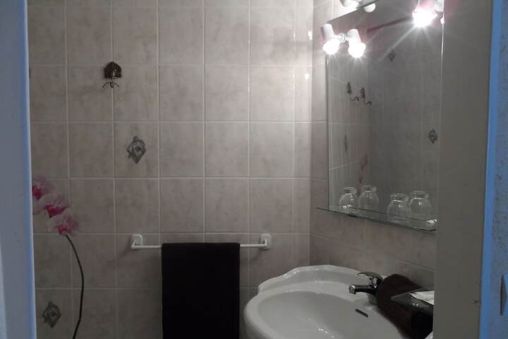 Room 12 of 23