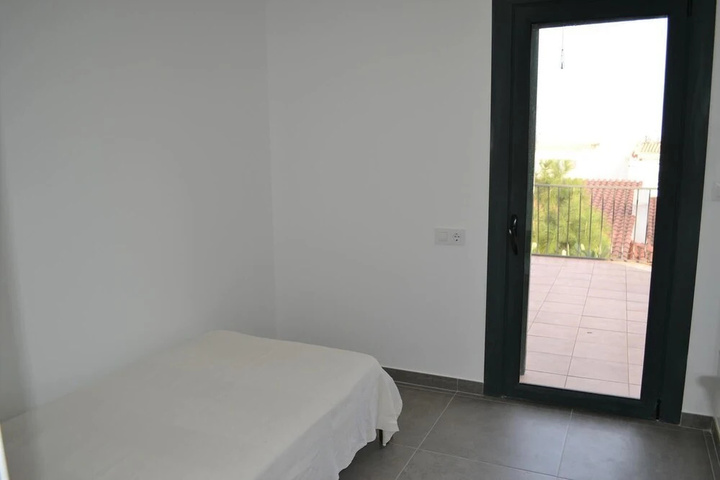 Room 4 of 14