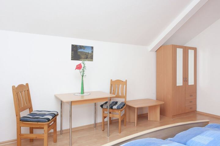 Room 5 of 38