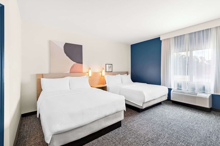 2 Queen Beds Accessible (11 of 11)