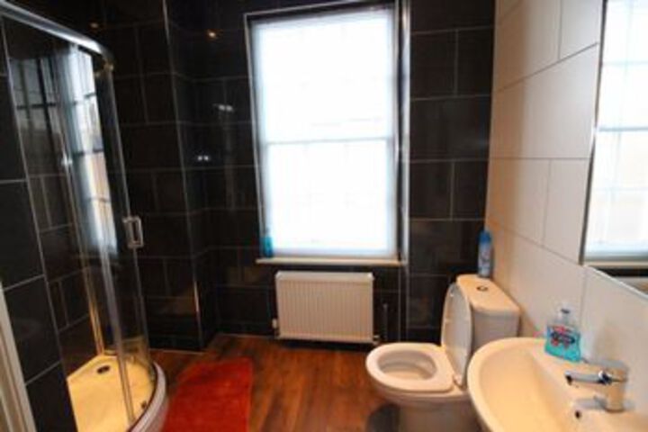 Room 2 of 28