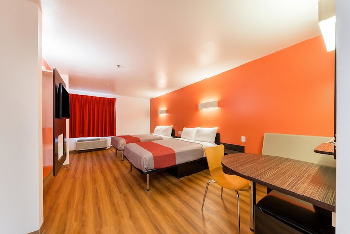 2 Double Beds Accessible (6 of 9)