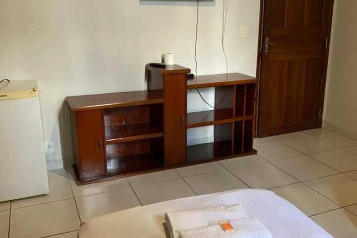 Room 12 of 25