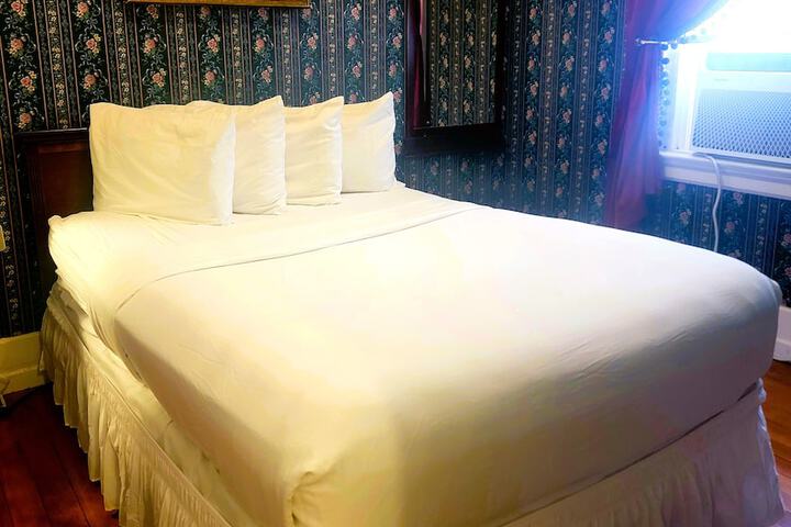 Room 4 of 51
