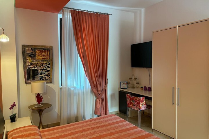 Room 12 of 80