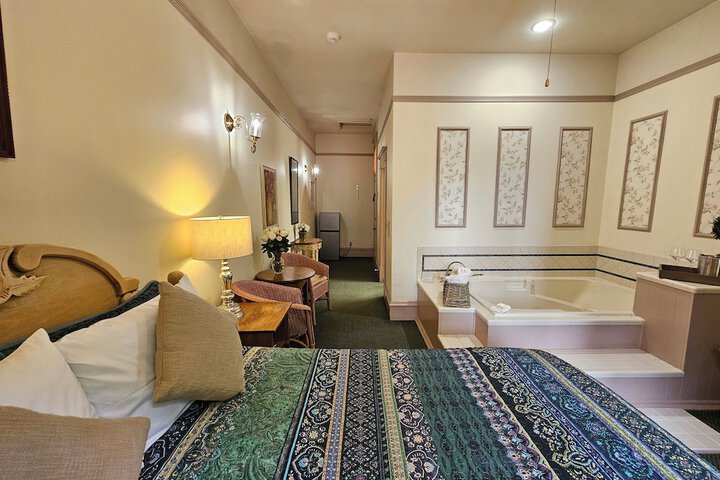 Room 52 of 103