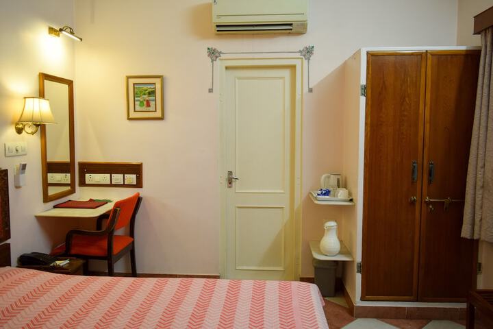 Room 21 of 182