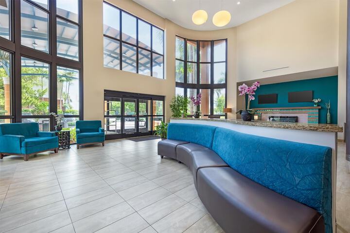 Entrance & Lobby