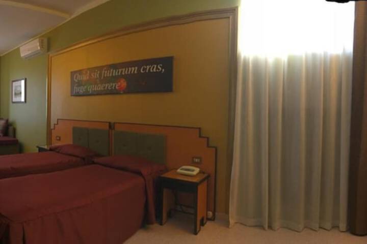Room 12 of 44