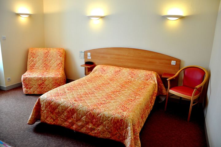 Room 4 of 4