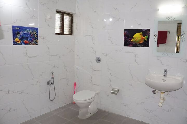 Room 11 of 25