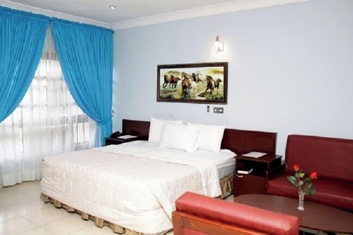 Room 6 of 41