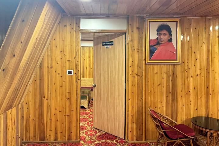 Room 11 of 34