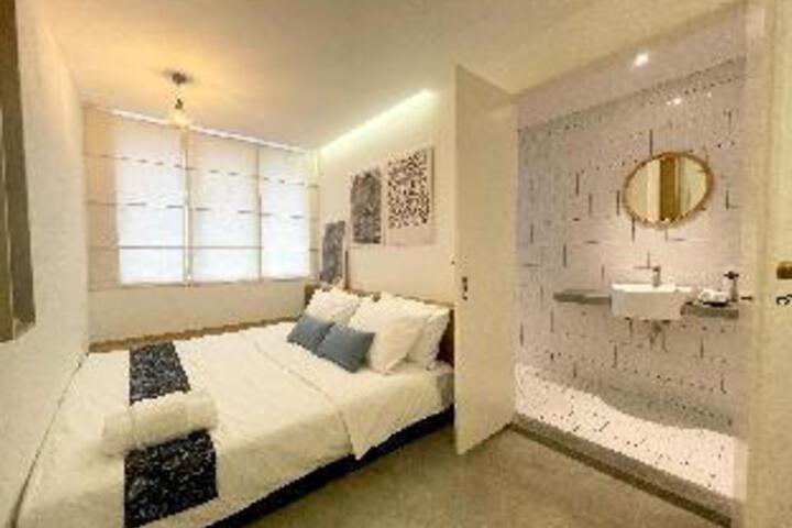 Room 6 of 6