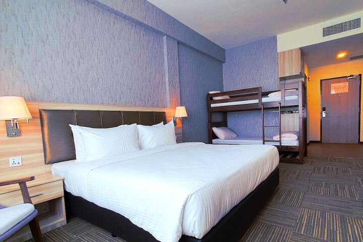 Room 8 of 22
