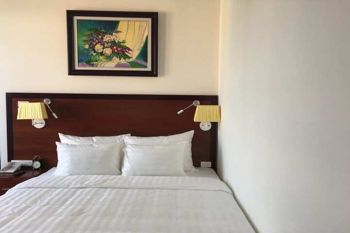 Room 7 of 49