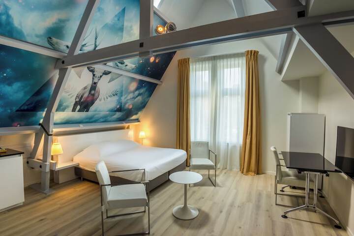 Room 6 of 29