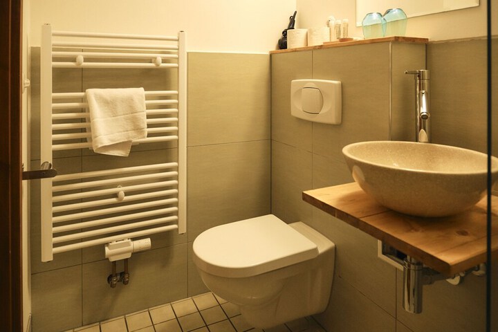 Room 18 of 109