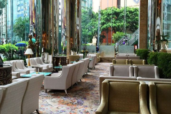 Lounge 76 of 90