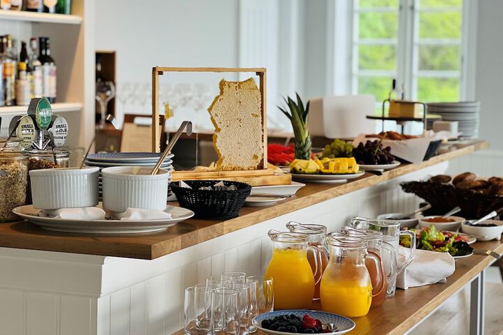 Breakfast/Coffee Service 68 of 87