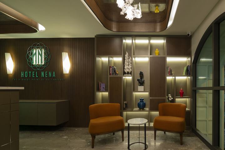 Entrance & Lobby