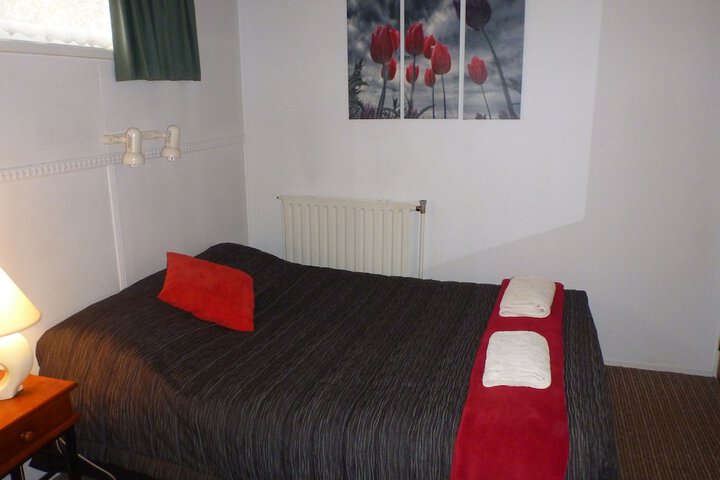 Room 2 of 41