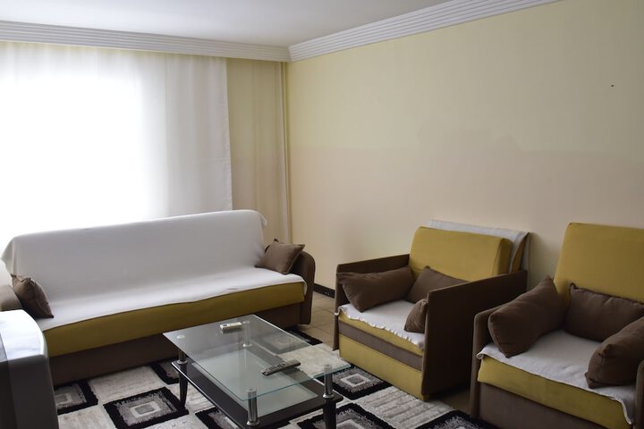 Room 9 of 16