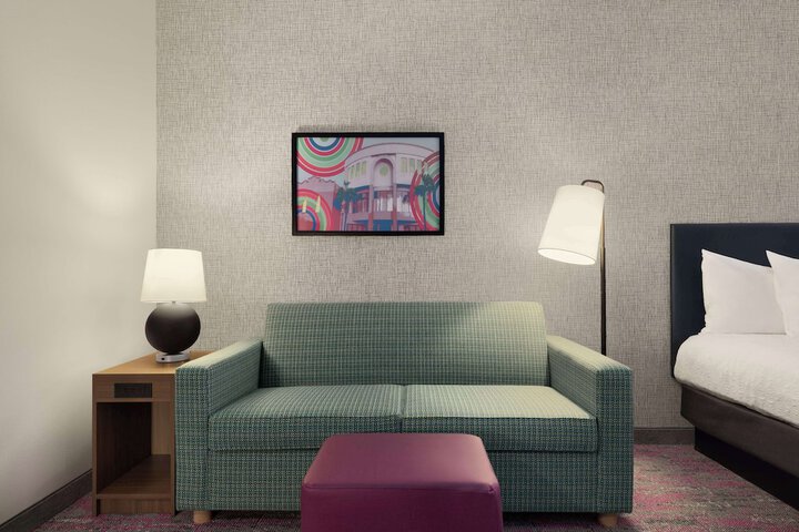 Room 19 of 39