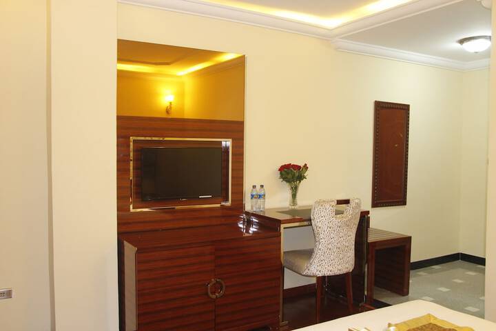 Room 5 of 33
