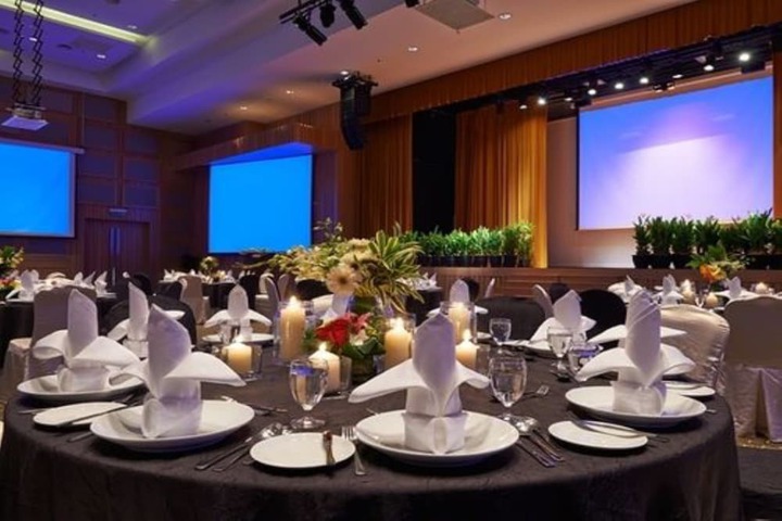 Banquet hall