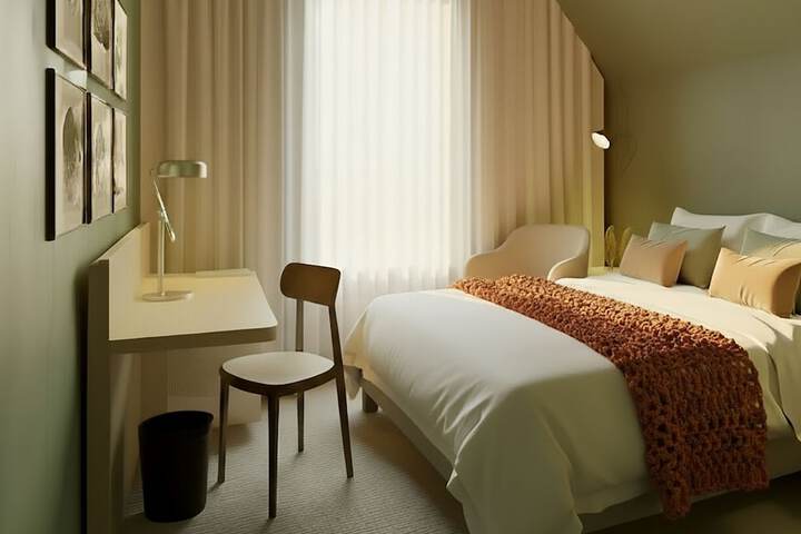 Room 8 of 18