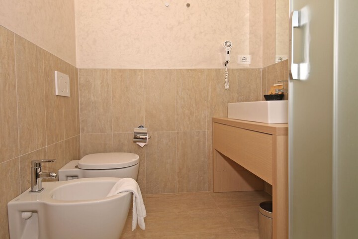 Room 33 of 55
