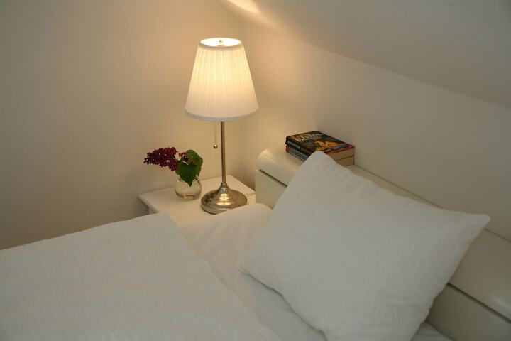 Room 8 of 189
