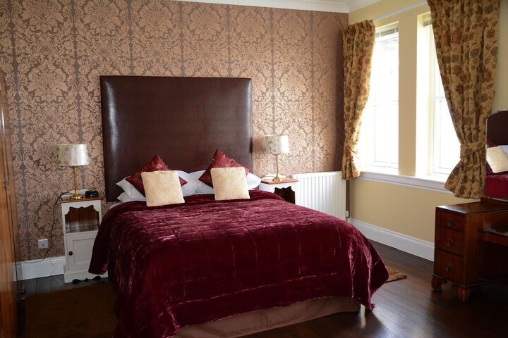 Room 10 of 14