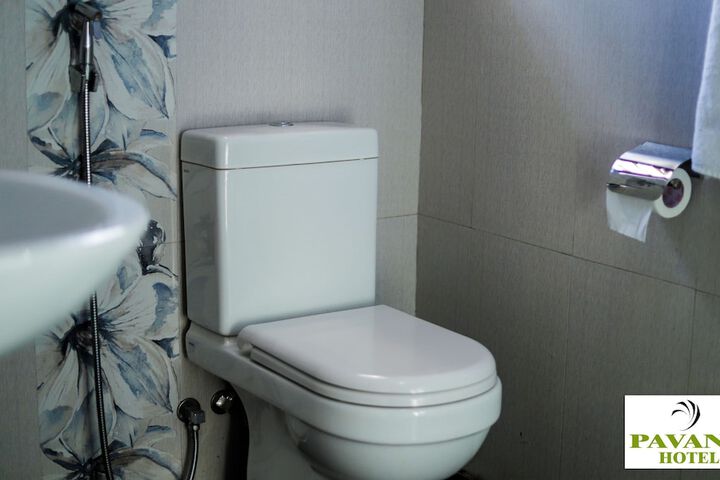Room 7 of 18