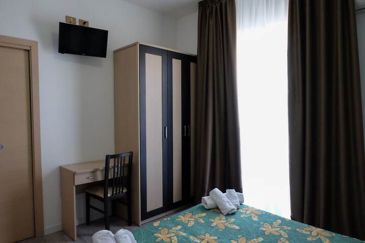 Room 13 of 119