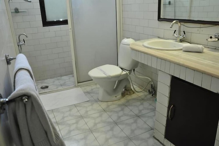 Room 14 of 26