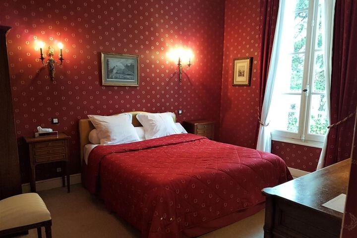 Room 8 of 40