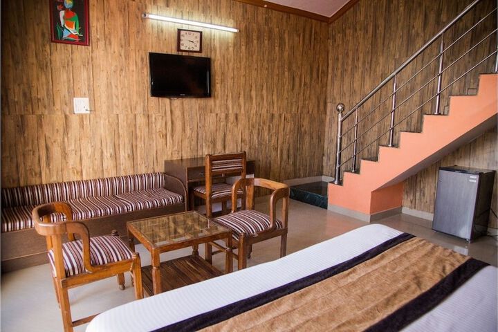 Room 8 of 38