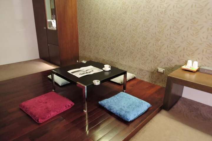 Room 12 of 27