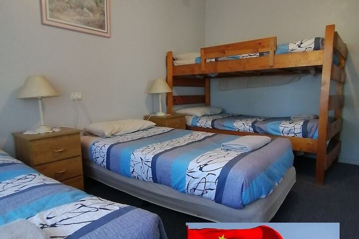 Room 3 of 25