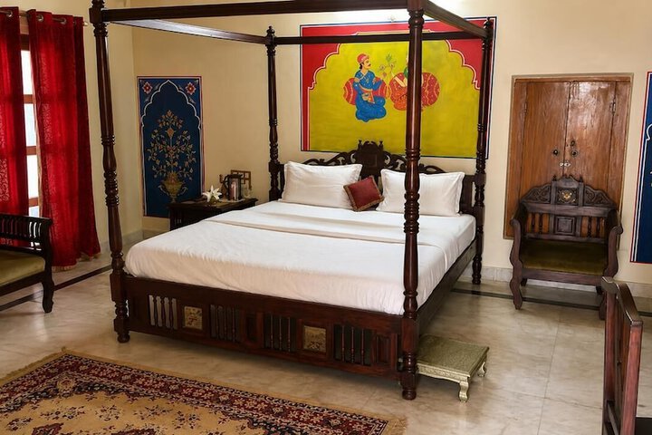 Room 2 of 46