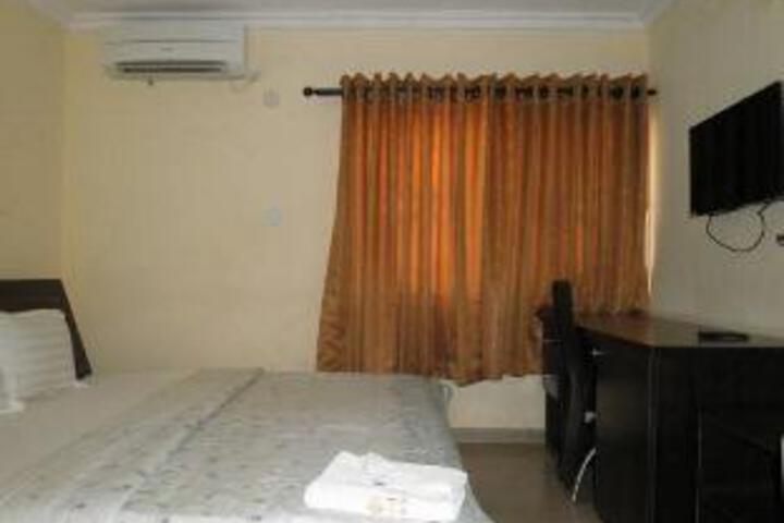 Room 12 of 12