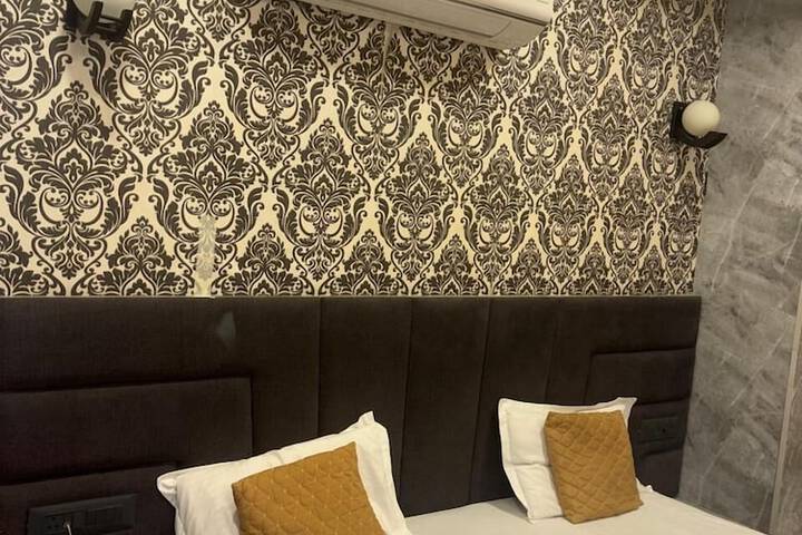 Room 29 of 63