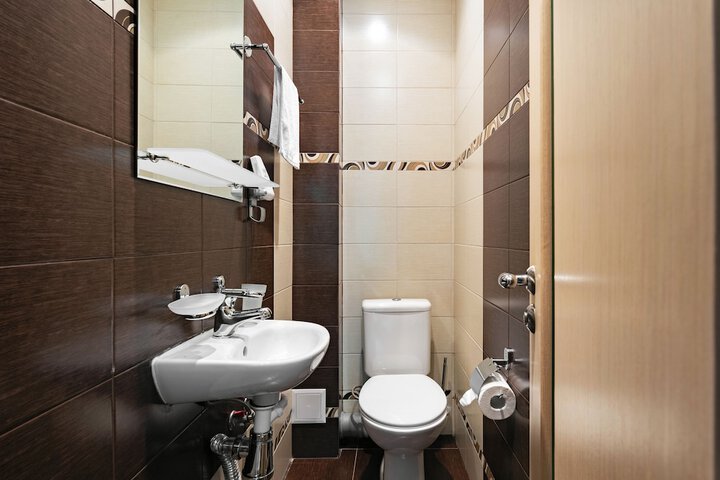 Room 70 of 109