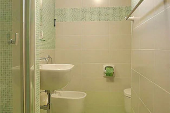 Room 15 of 25