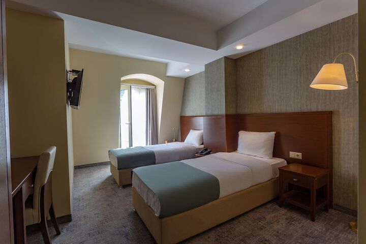 Room 8 of 52