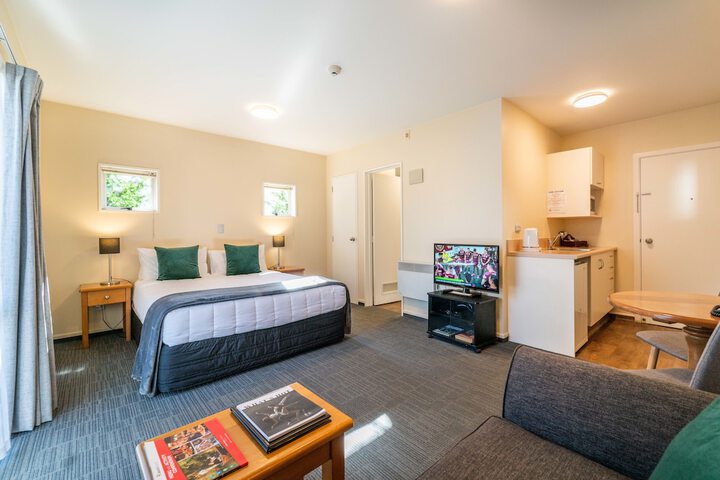 Room 12 of 33