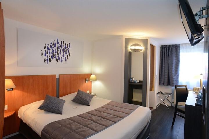 Room 7 of 14