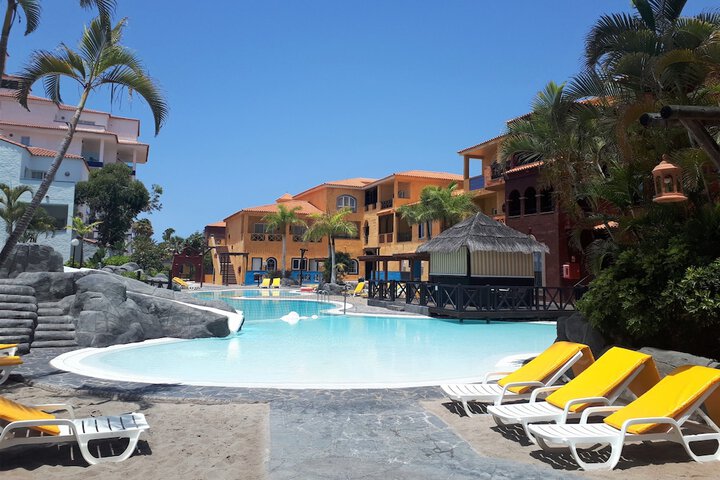 Hotel with Pool